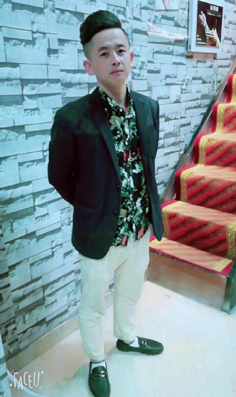 男人三十而立的第一张照片--信阳相亲服务中心