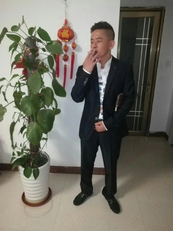男人三十而立的第二张照片--信阳相亲服务中心