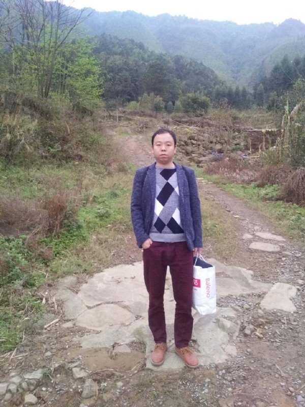 奋斗的第一张照片--信阳相亲服务中心