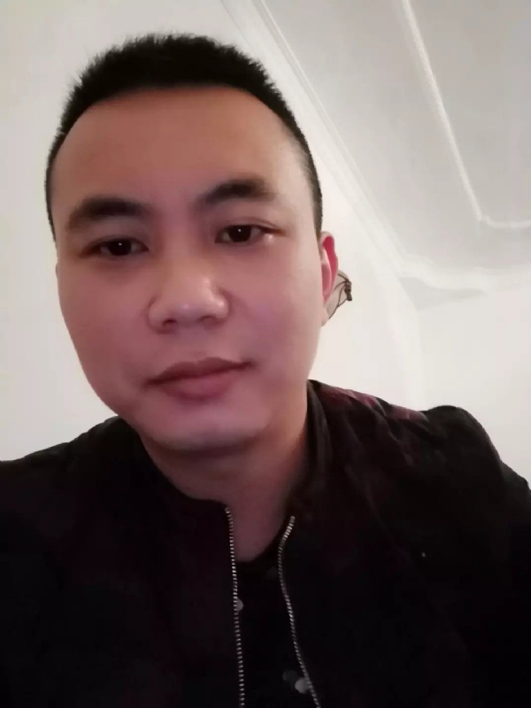 喜闻香气的第一张照片--信阳相亲服务中心