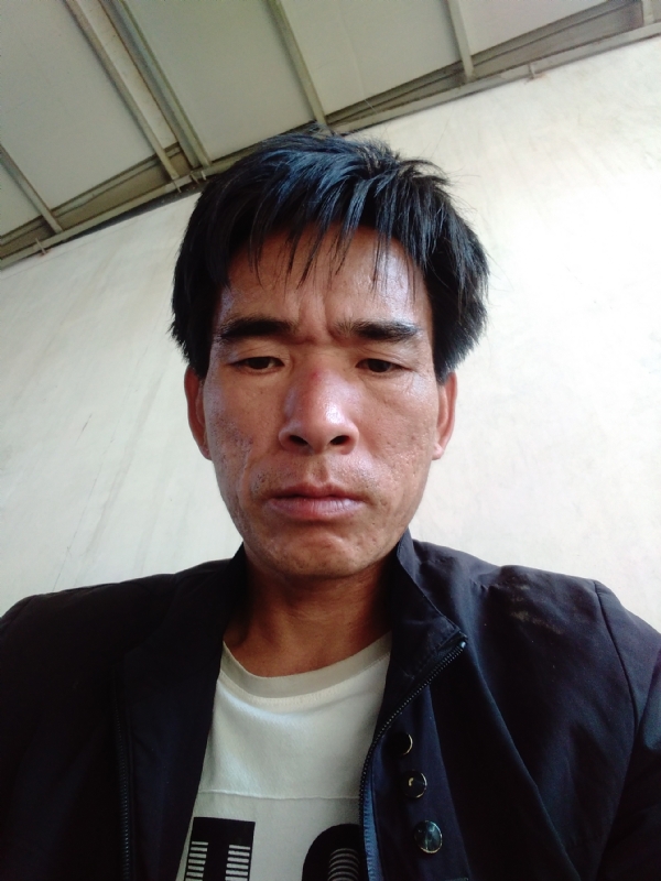 项斌的第一张照片--信阳相亲服务中心