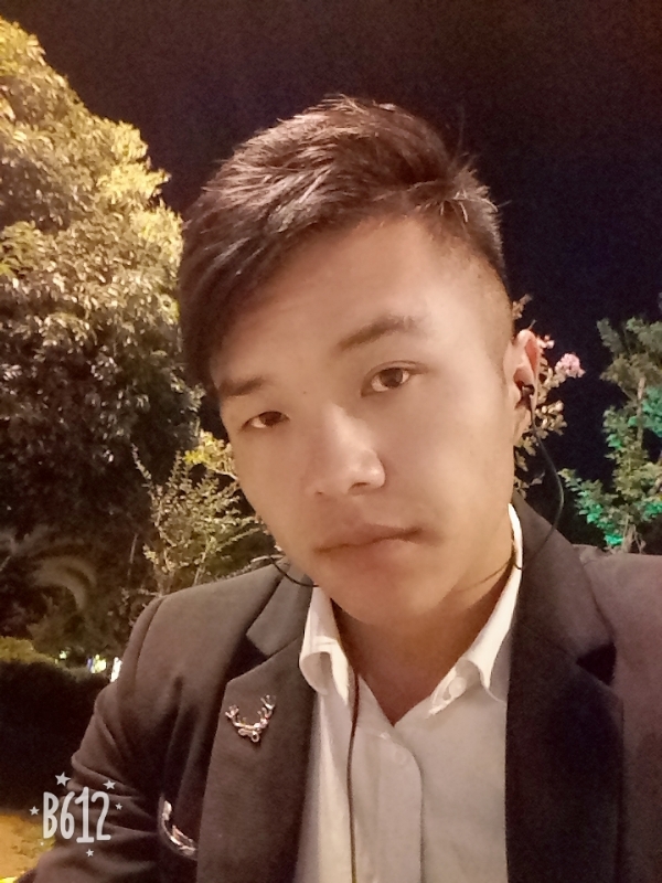 只求一陪伴的第一张照片--信阳相亲服务中心