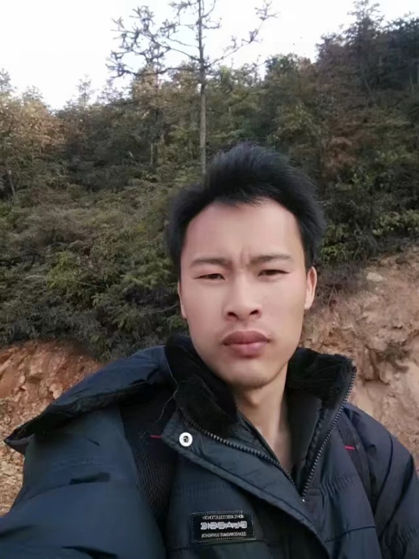 高富帅的第一张照片--信阳相亲服务中心