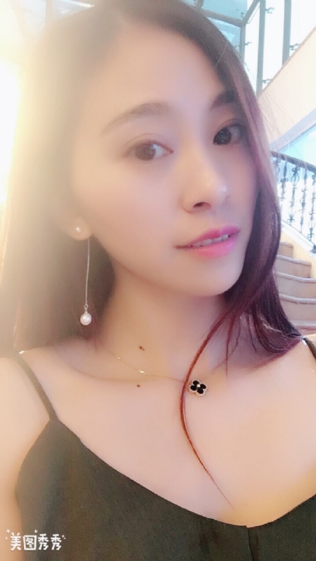 隨風的云的第一张照片--信阳相亲服务中心