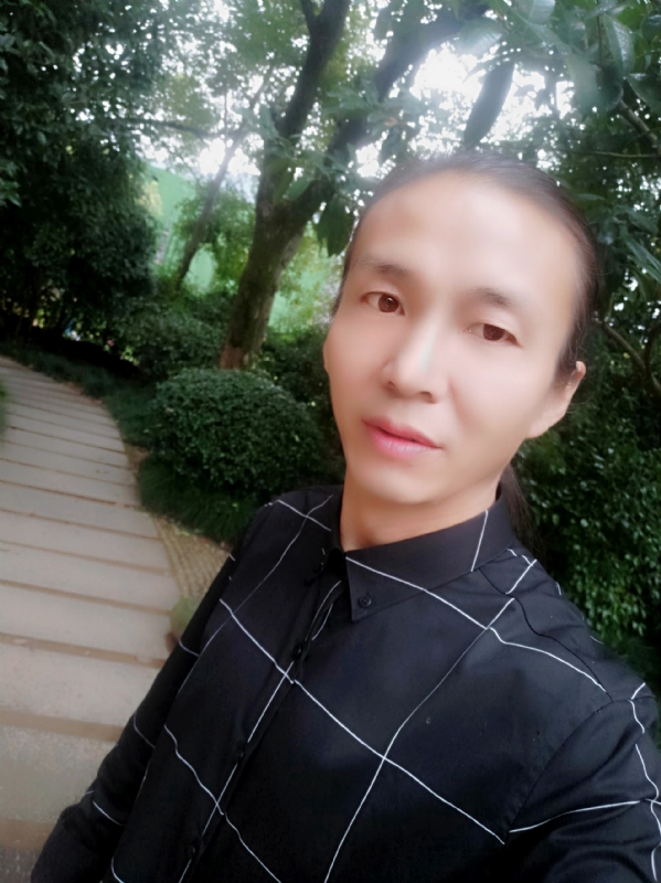 北方的狼的第一张照片--信阳相亲服务中心