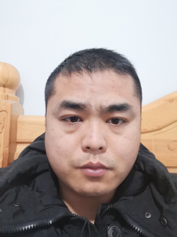 真诚的第一张照片--信阳相亲服务中心