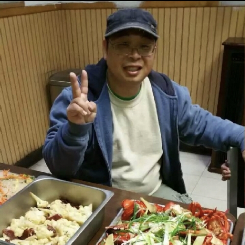 wally的第一张照片--信阳相亲服务中心