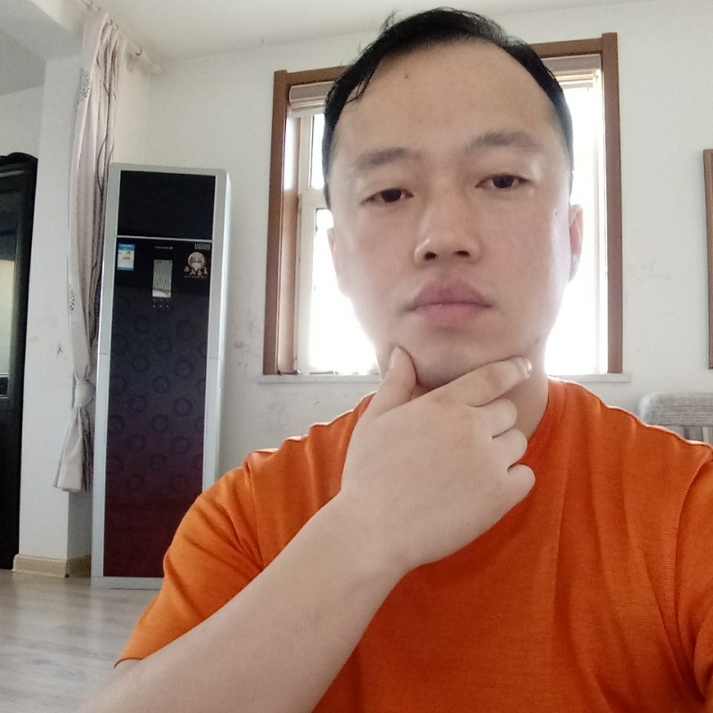 爱热闹的人的第一张照片--信阳相亲服务中心