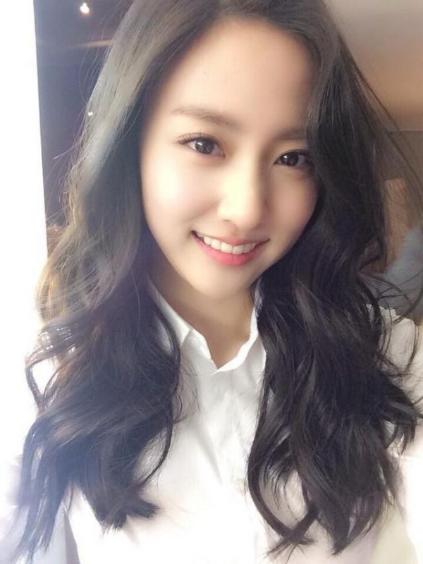 等爱的易微的第一张照片--信阳相亲服务中心