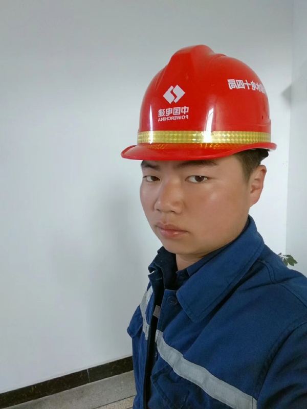 小公牛的第一张照片--信阳相亲服务中心