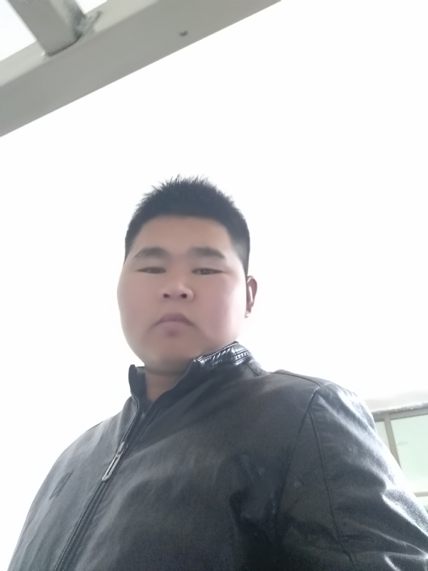 小哥的第一张照片--信阳相亲服务中心