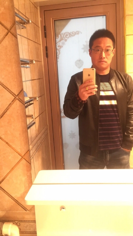 华灯初下的第一张照片--信阳相亲服务中心