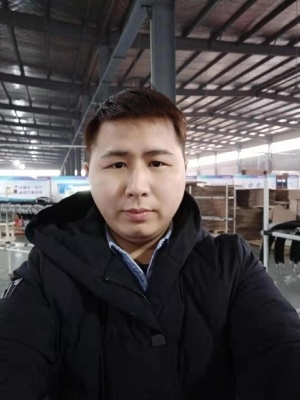 刀锋的第一张照片--信阳相亲服务中心