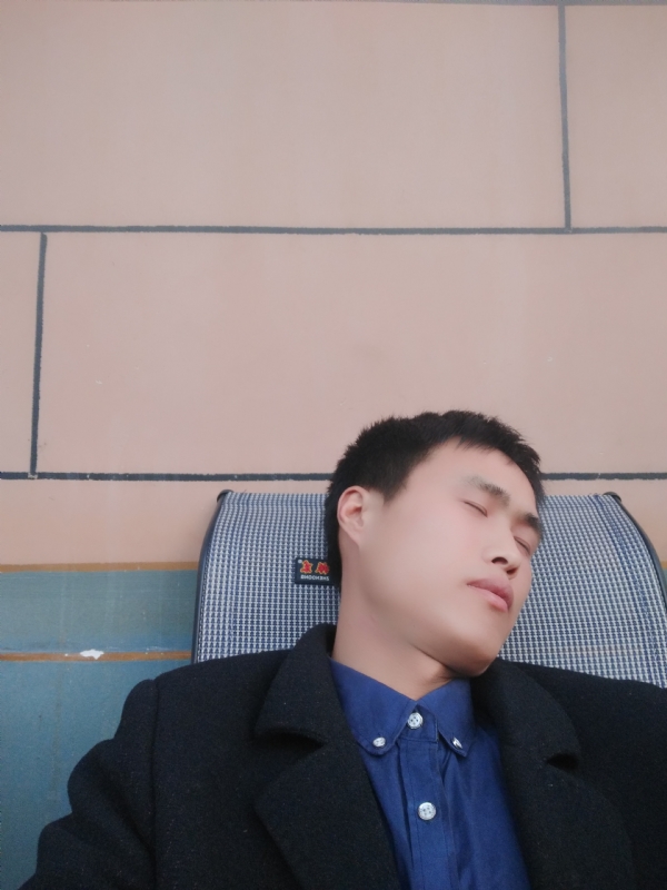 有钱爱情才能长久的第一张照片--信阳相亲服务中心