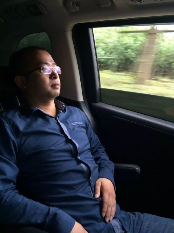 世界那么大的第三张照片--信阳相亲服务中心