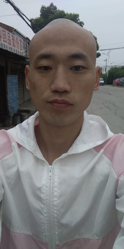 花花公子的第一张照片--信阳相亲服务中心