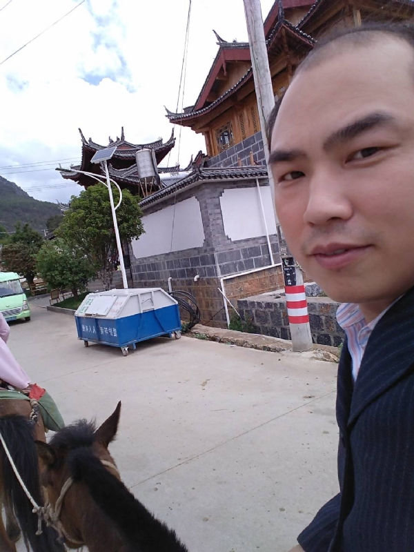 当代军人的第一张照片--信阳相亲服务中心