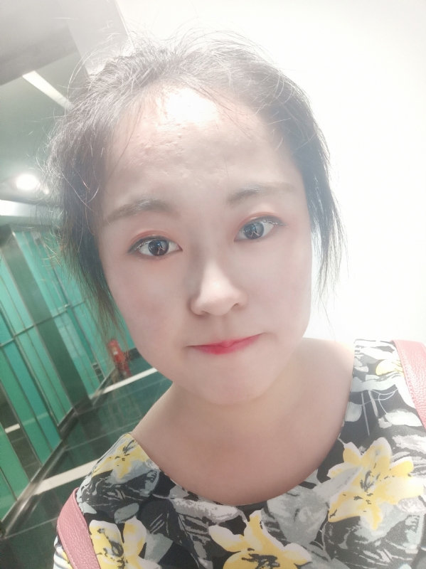 小花伞的第一张照片--信阳相亲服务中心