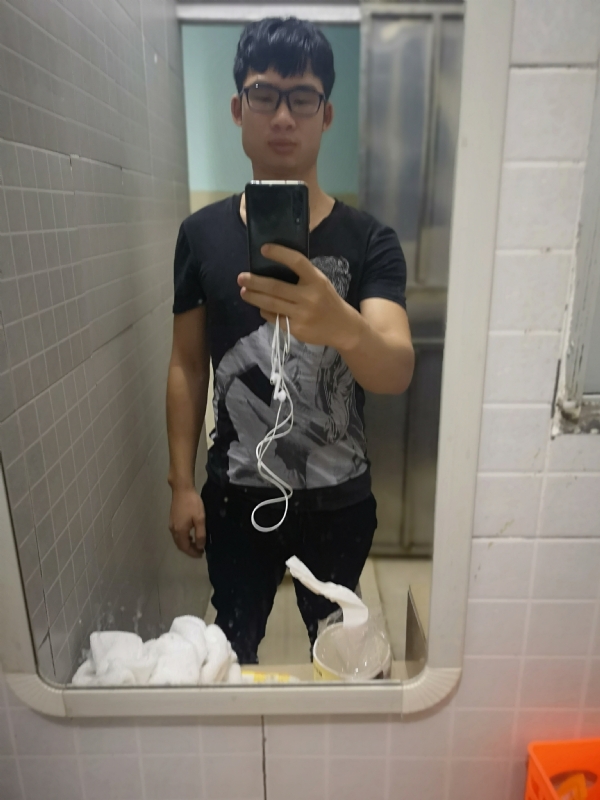 右手的执着的第一张照片--信阳相亲服务中心