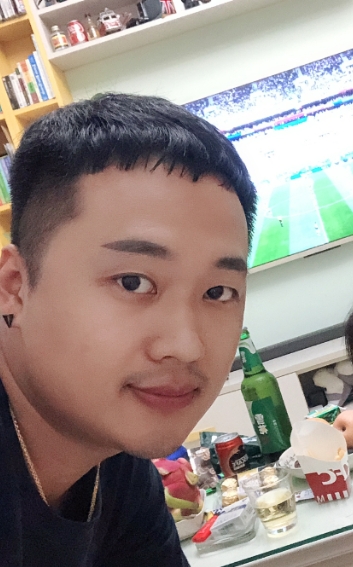 枫叶的第一张照片--信阳相亲服务中心