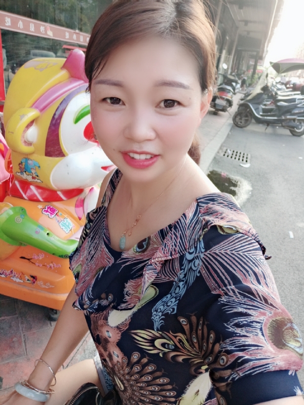 云儿的第一张照片--信阳相亲服务中心