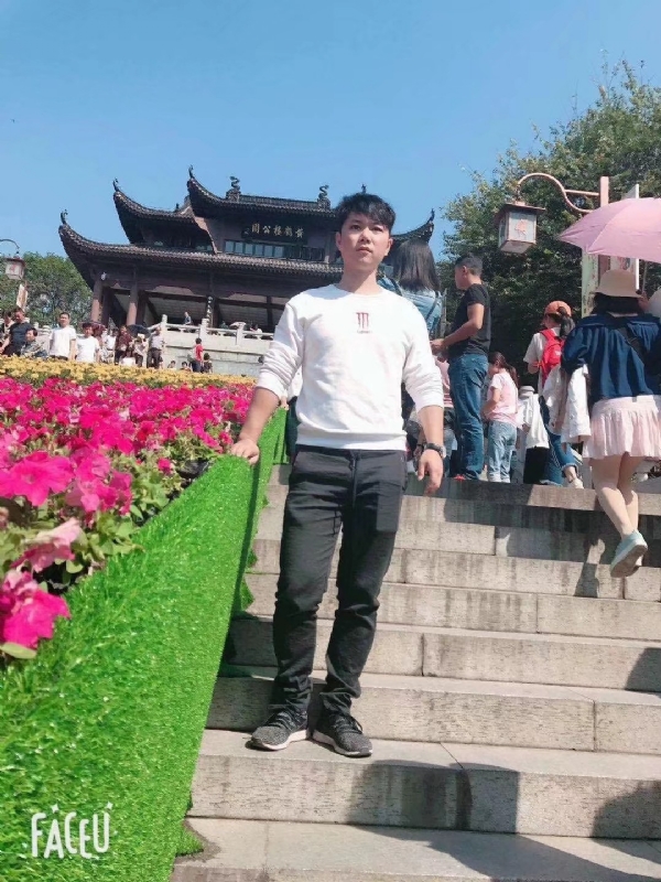 坦然的第二张照片--信阳相亲服务中心