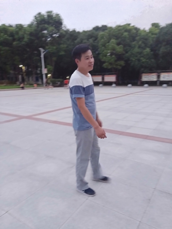 一笑的第一张照片--信阳相亲服务中心