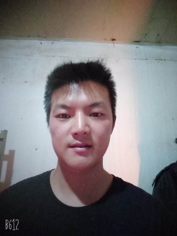 风轻云淡的第一张照片--信阳相亲服务中心
