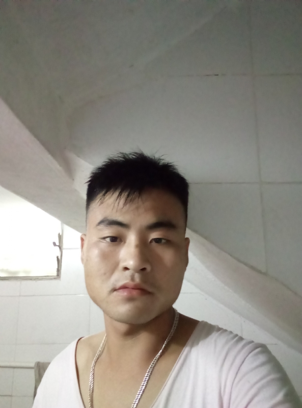 落叶知秋的第一张照片--信阳相亲服务中心
