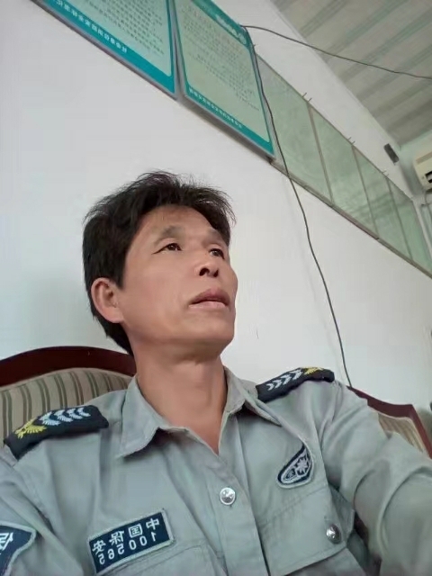 卧窗听雨的第一张照片--信阳相亲服务中心