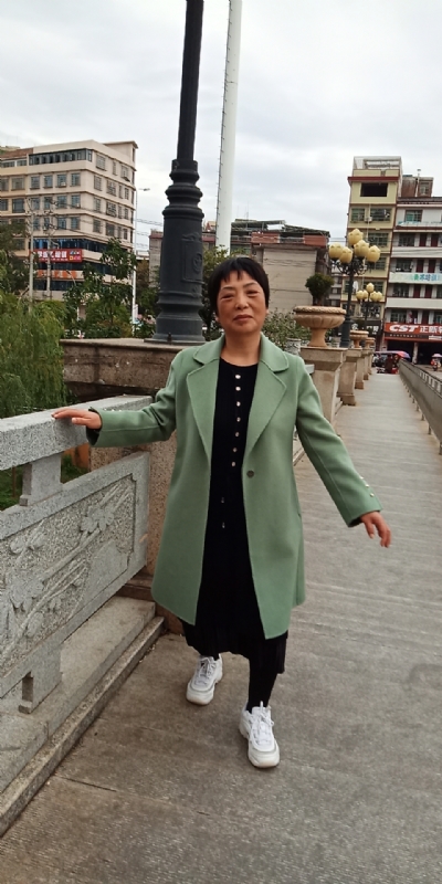 小玲的第一张照片--信阳相亲服务中心