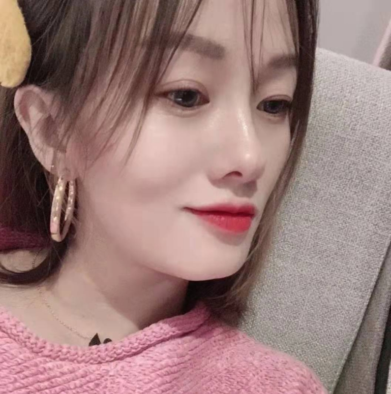 微醺的笑容的第一张照片--信阳相亲服务中心