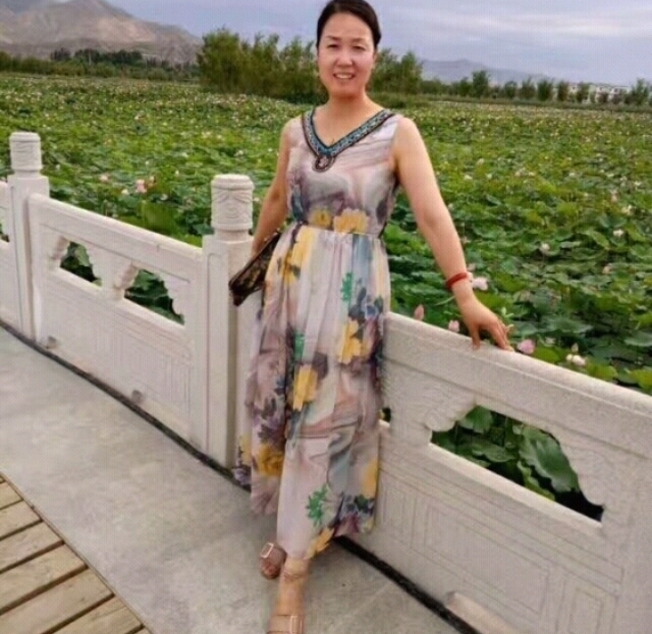 红叶的第一张照片--信阳相亲服务中心
