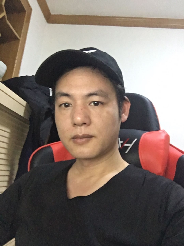 扛枪打鸟的第一张照片--信阳相亲服务中心