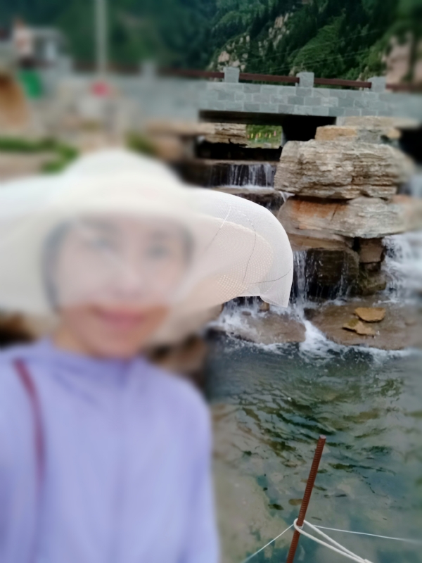 沥秋的第一张照片--信阳相亲服务中心