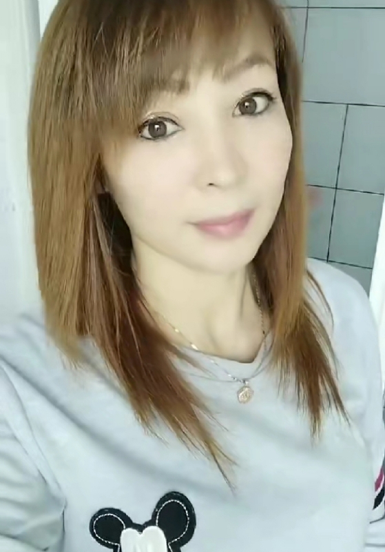 魅力白玲的第一张照片--信阳相亲服务中心