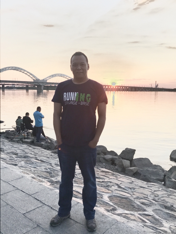 海天一色的第一张照片--信阳相亲服务中心