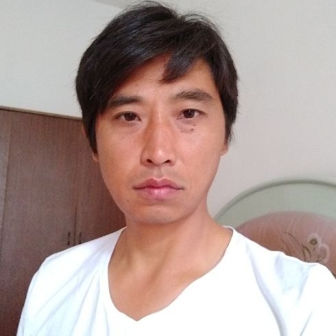 莞尔一笑的第一张照片--信阳相亲服务中心