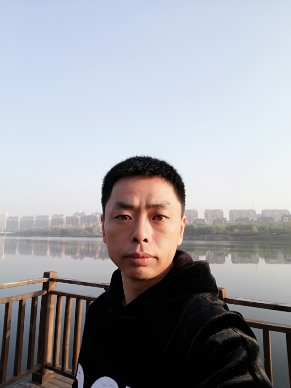 蓝颜的第一张照片--信阳相亲服务中心
