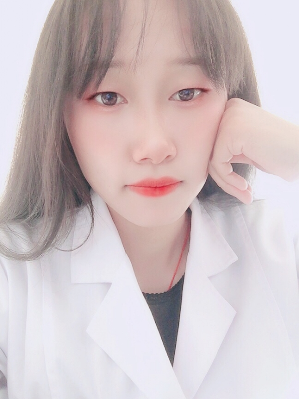 白婚纱的第一张照片--信阳相亲服务中心