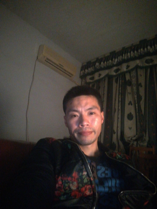 性情男儿的第一张照片--信阳相亲服务中心