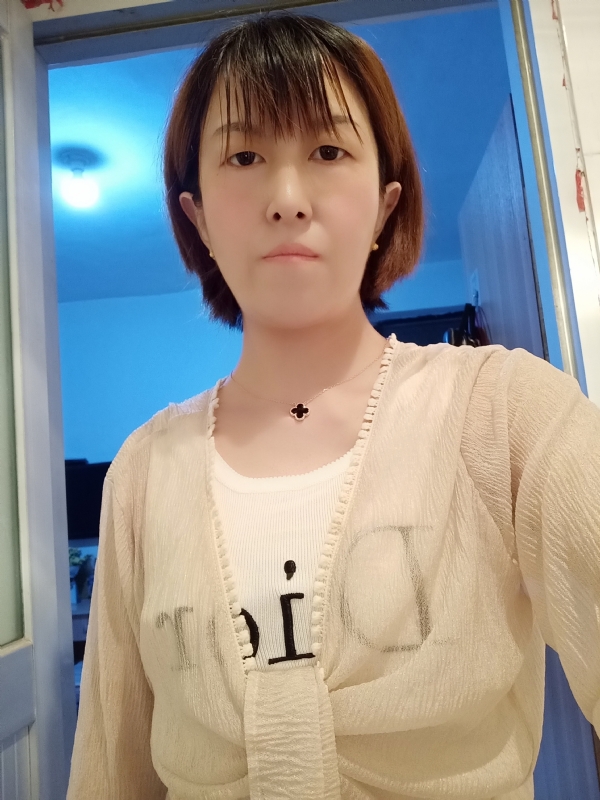 芬儿的第一张照片--信阳相亲服务中心