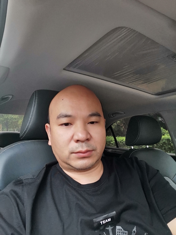 爷们已经老了的第一张照片--信阳相亲服务中心