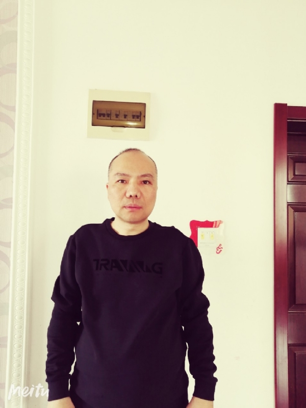 酒香四溢的第一张照片--信阳相亲服务中心