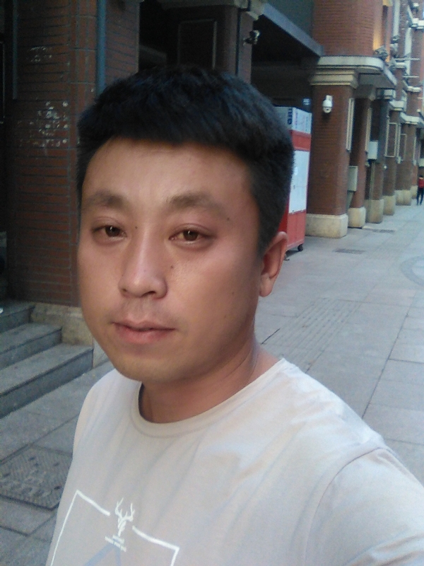 冰冷的心的第一张照片--信阳相亲服务中心