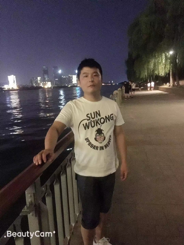 古月的第一张照片--信阳相亲服务中心