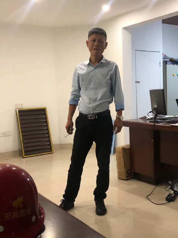 郁闷之中的第一张照片--信阳相亲服务中心