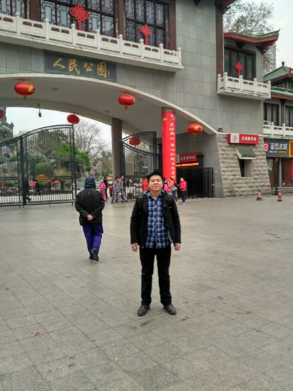 在奋斗的第一张照片--信阳相亲服务中心