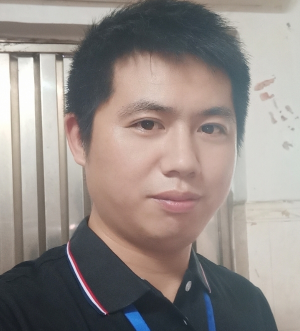 单身奶爸的第一张照片--信阳相亲服务中心