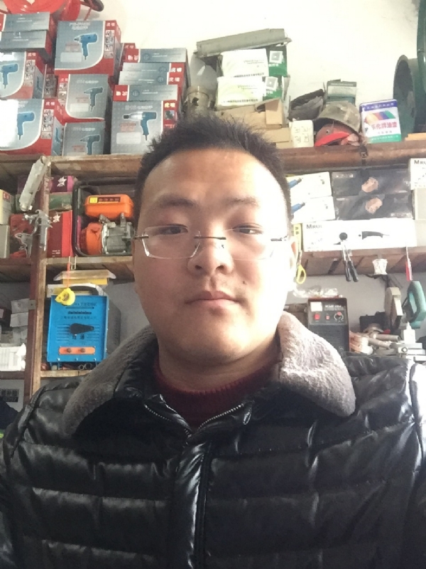 鼎福的第一张照片--信阳相亲服务中心